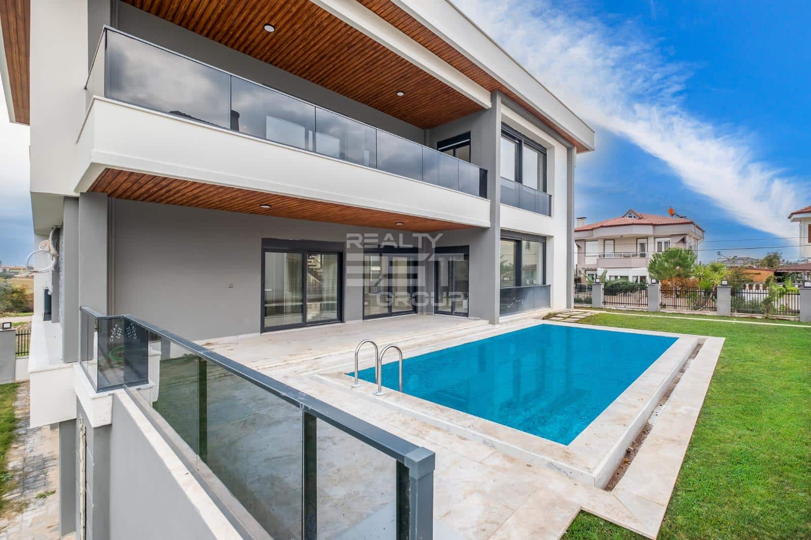 Вилла, Анталия, в районе Дошемеальты, 6+2, 566 м², от собственника